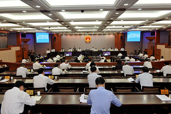 市十五届人大常委会举行第十七次会议