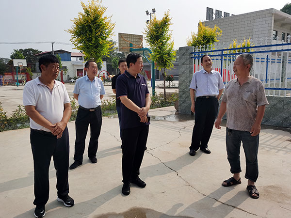 市人大常委会调研荥阳市“助力乡村振兴、人大代表在行动”主题活动推进工作