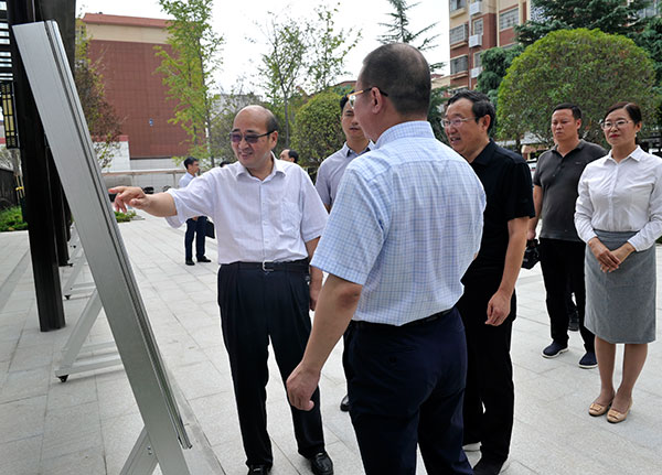 市人大常委会主任胡荃到荥阳督导市委全会精神贯彻落实情况