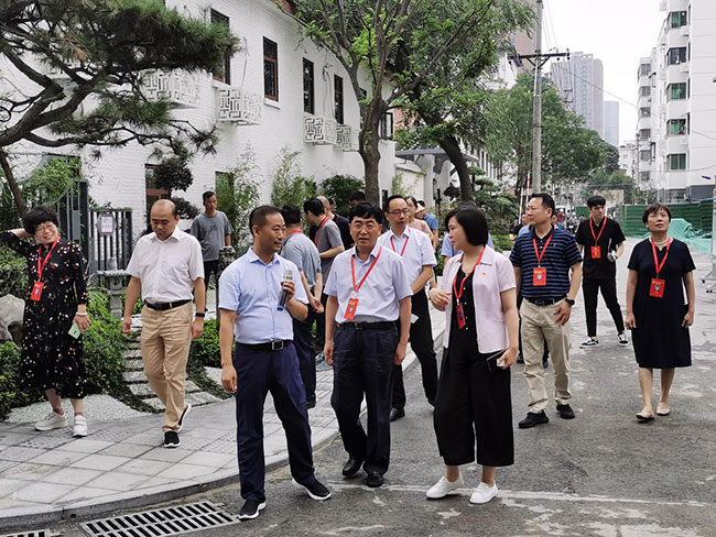 管城区人大常委会组织开展改进城市管理暨城乡结合部综合整治工作集中视察活动