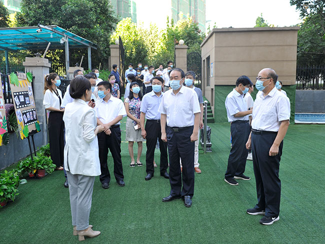 省人大调研组来我市调研学前教育工作