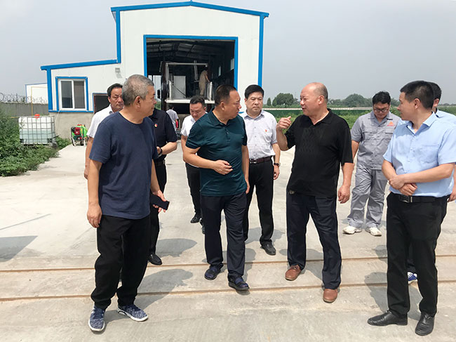 新郑市人大常委会调研畜禽防疫工作
