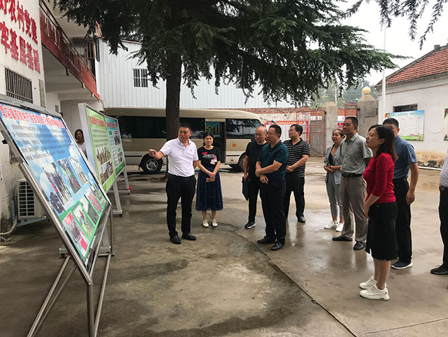 新郑市人大常委会调研脱贫攻坚工作情况