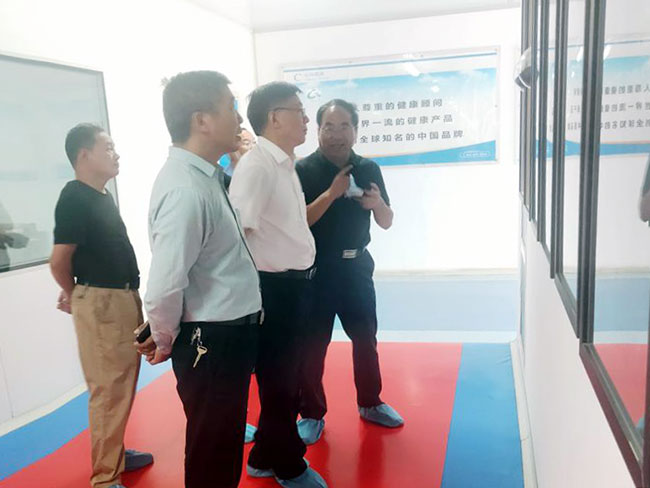 中牟县人大常委会主任方本选调研官渡生物医药园区项目建设情况