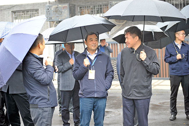 市人大常委会视察我市“三项工程一项管理”工作情况