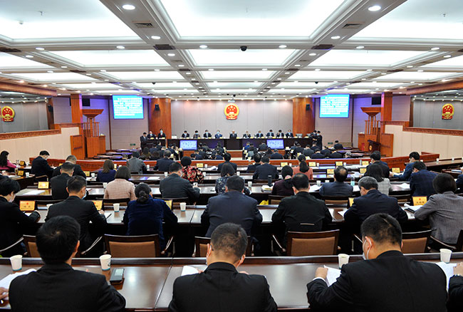 市十五届人大常委会第二十次会议举行第一次全体会议