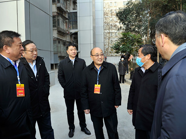 市人大常委会视察重点民生实事进展情况