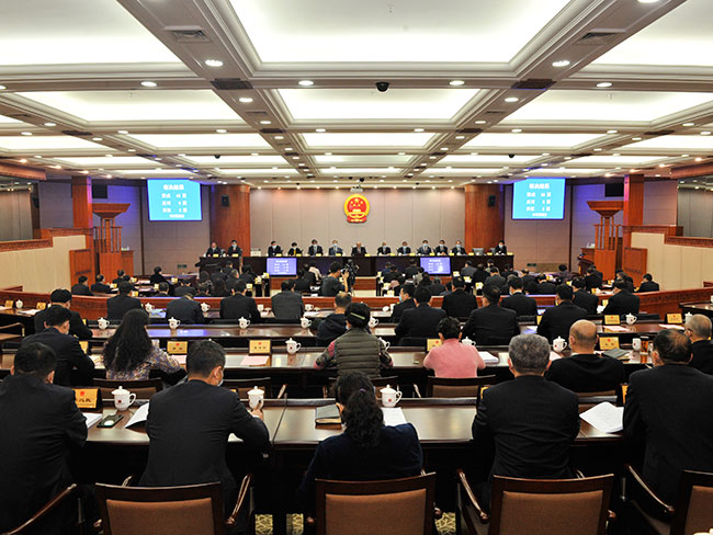 市十五届人大常委会第二十一次会议闭幕——决定任命侯红为郑州市人民政府副市长、代理市长