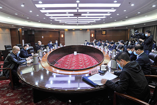 市人大常委会举行十五届人大四次会议代表建议交办会