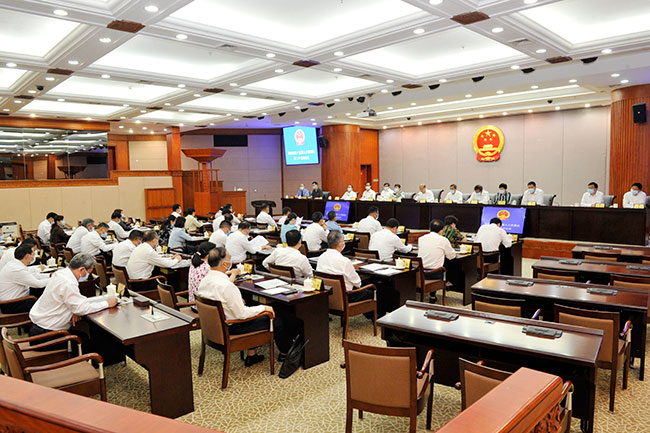 市十五届人大常委会举行第二十五次会议