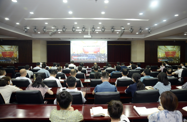 市人大常委会机关组织收看“七一勋章”颁授仪式