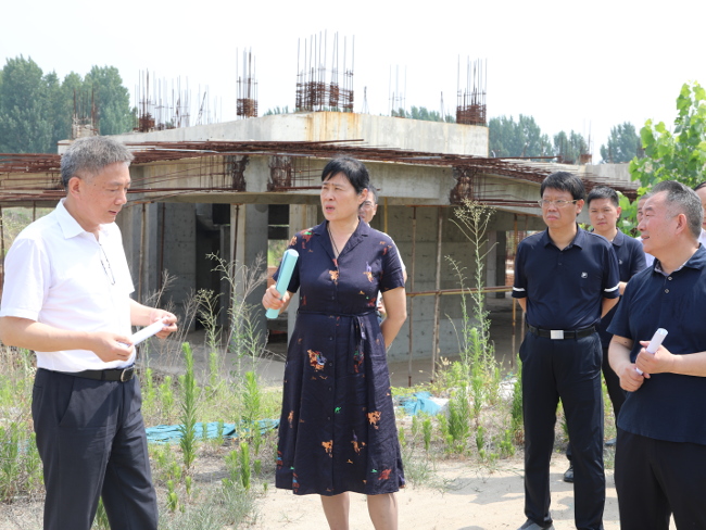 市人大常委会调研博物馆建设工作