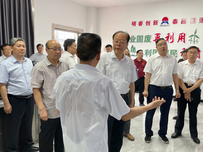 省人大常委会副主任马懿到郑调研“万人助万企”活动联系企业