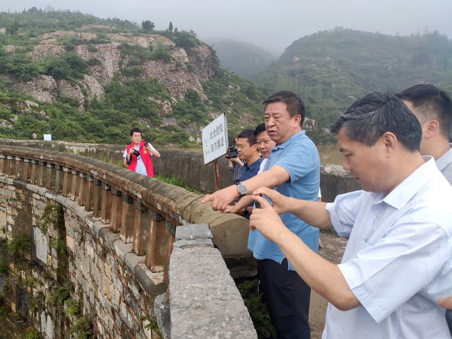 市人大常委会副主任袁三军调研指导巩义市水库防汛和城市供水工作