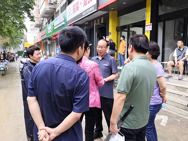市人大常委会机关干部全力投身抗汛救灾工作