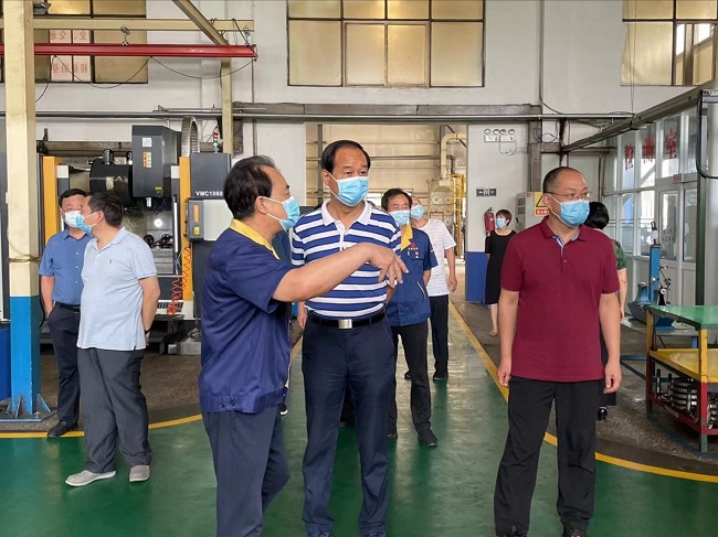 宋书杰副主任到新密市督导企业复工复产及疫情防控工作开展情况