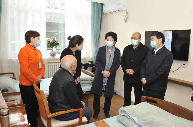 省人大常委会调研组专题调研郑州养老服务工作