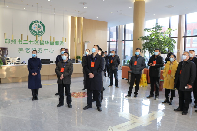 二七区人大常委会组织驻区市人大代表开展集中视察活动
