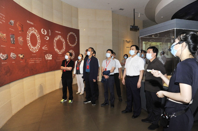 驻鲁全国人大代表来我市调研黄河流域生态保护和高质量发展情况