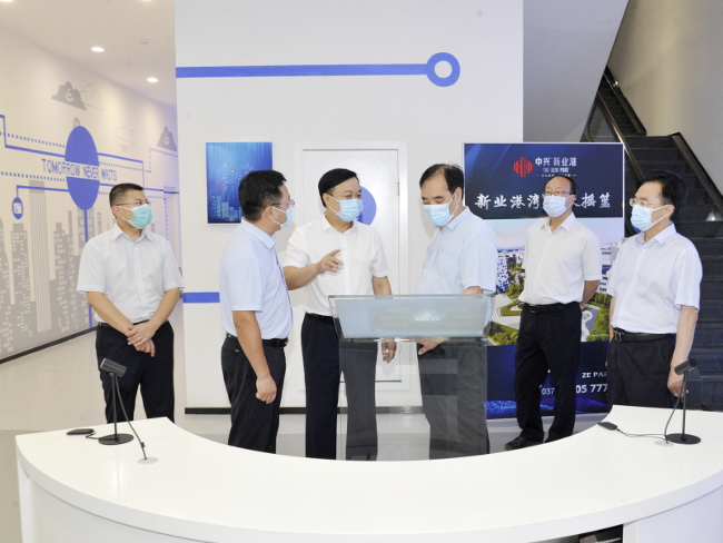 周富强到经开区调研“万人助万企”活动