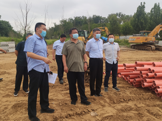 袁三军副主任带队赴高新区对贾鲁河水生态环境进行专题调研