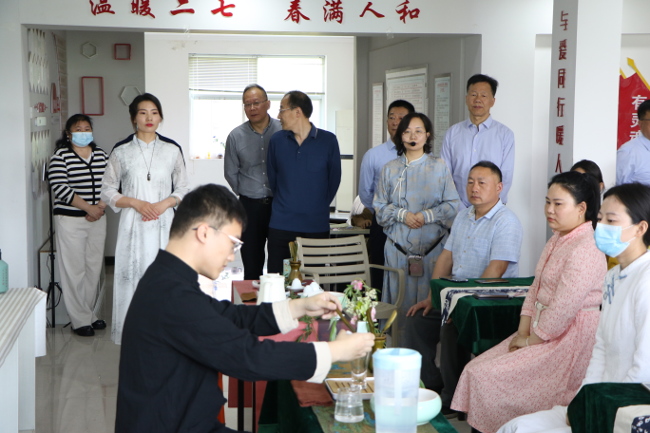 二七区人大常委会专题调研全区职业技能培训工作