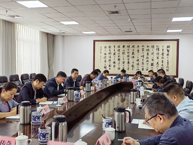 践行入党誓言严守党的纪律做全过程人民民主的践行者推动者——朱河顺副主任讲授主题教育专题党课
