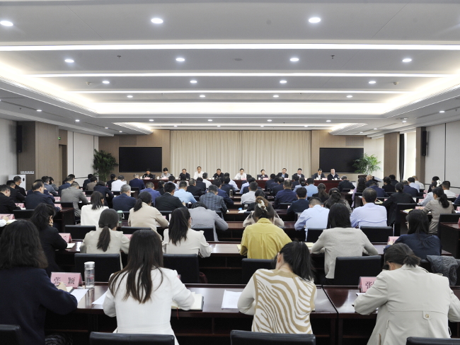 自觉站位大局主动躬身入局为推动中国式现代化郑州实践作出人大贡献