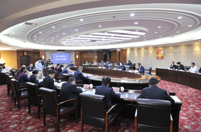 市人大常委会召开工作务虚会