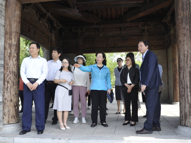 北京市人大常委会考察组来郑考察