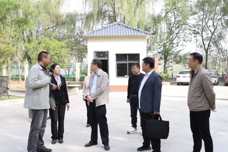 巩义市人大到大峪沟镇调研督导养老服务工作