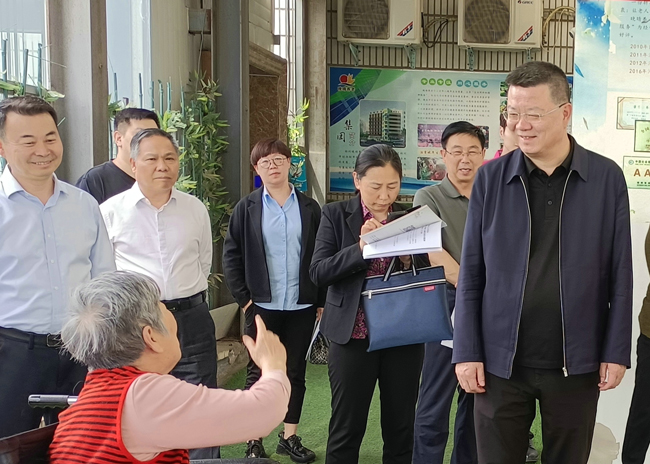 魏东副主任赴中原区调研养老服务工作