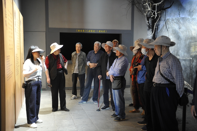 市人大常委会机关组织离退休老干部开展文旅发展考察活动
