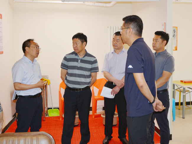 积极应对人口老龄化加快发展养老服务——经开区人大工委深入九龙办事处开展专题调研和执法检查联动监督