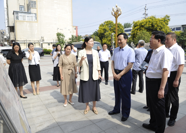 善于用好履职平台载体推动群众诉求加快解决——周富强到新郑市开展专题调研