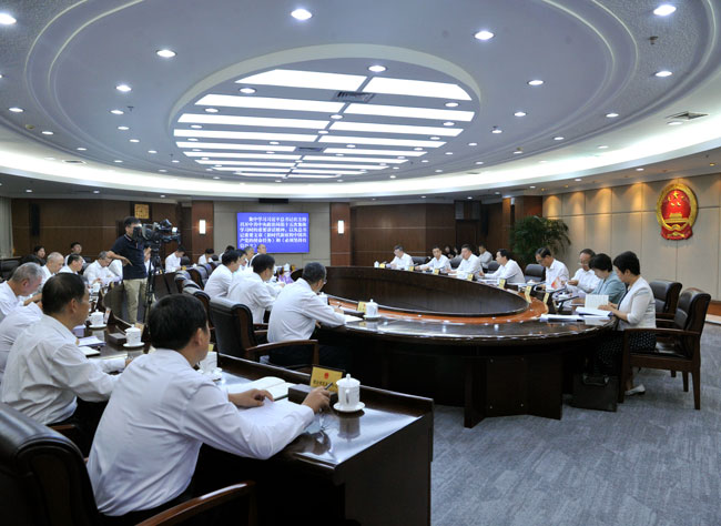 市十六届人大常委会第二十一次主任会议召开
