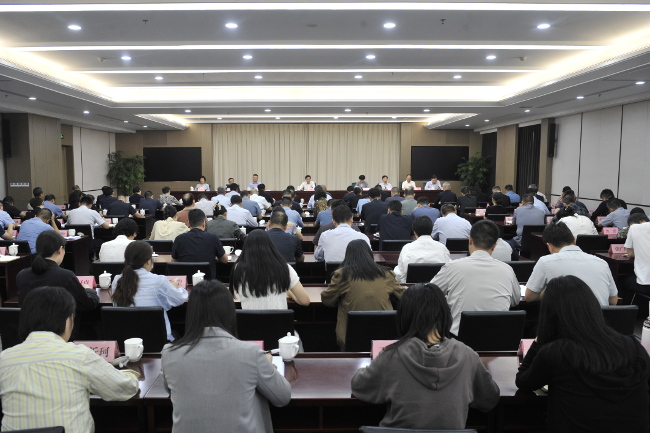 市人大常委会召开机关全体干部会议